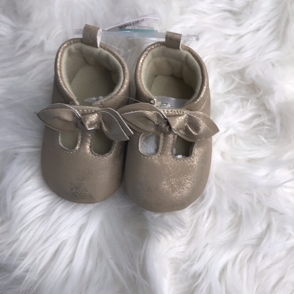 Carter’s baby girl shoes 0-3 month